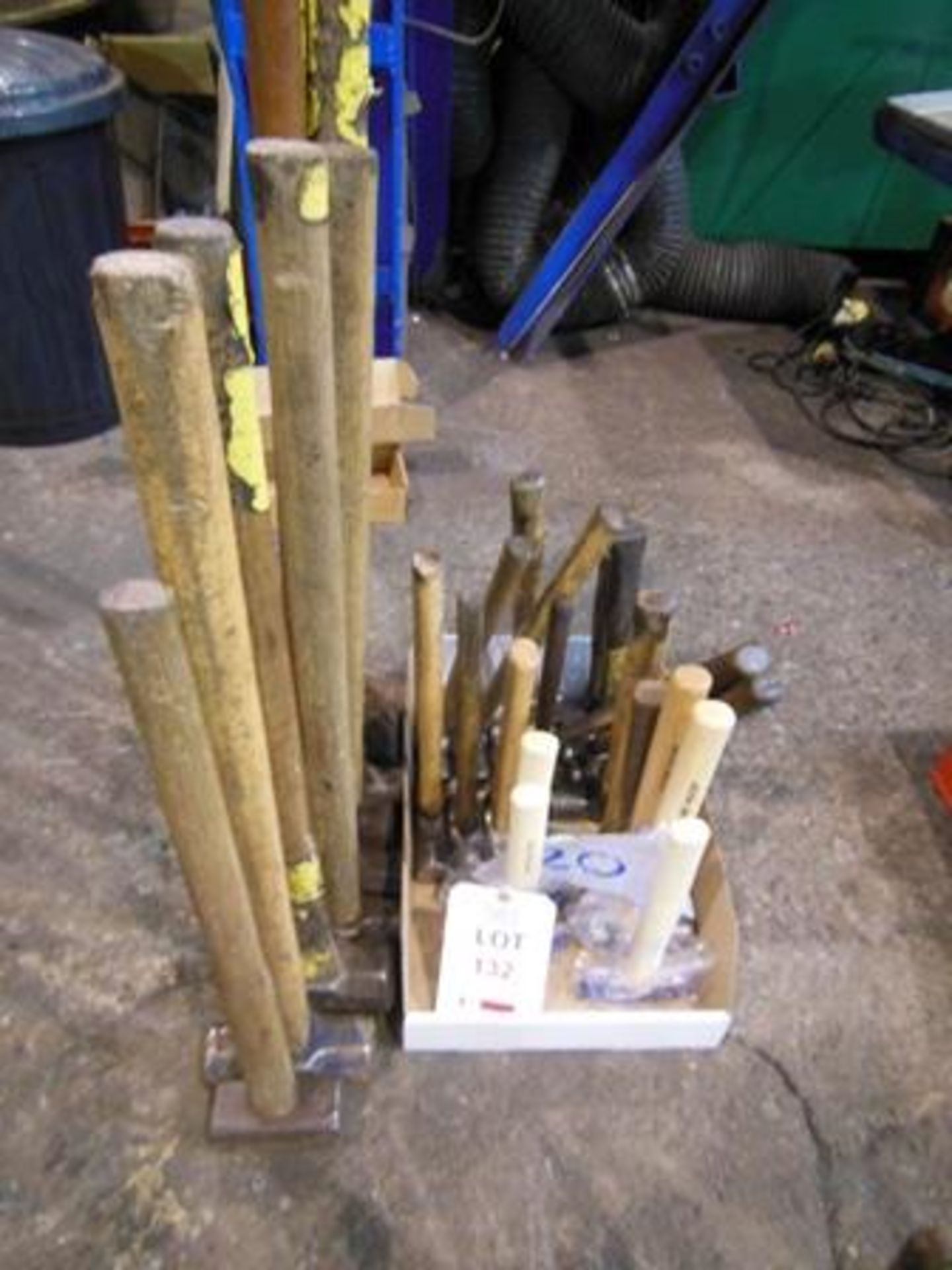 Quantity of hammers