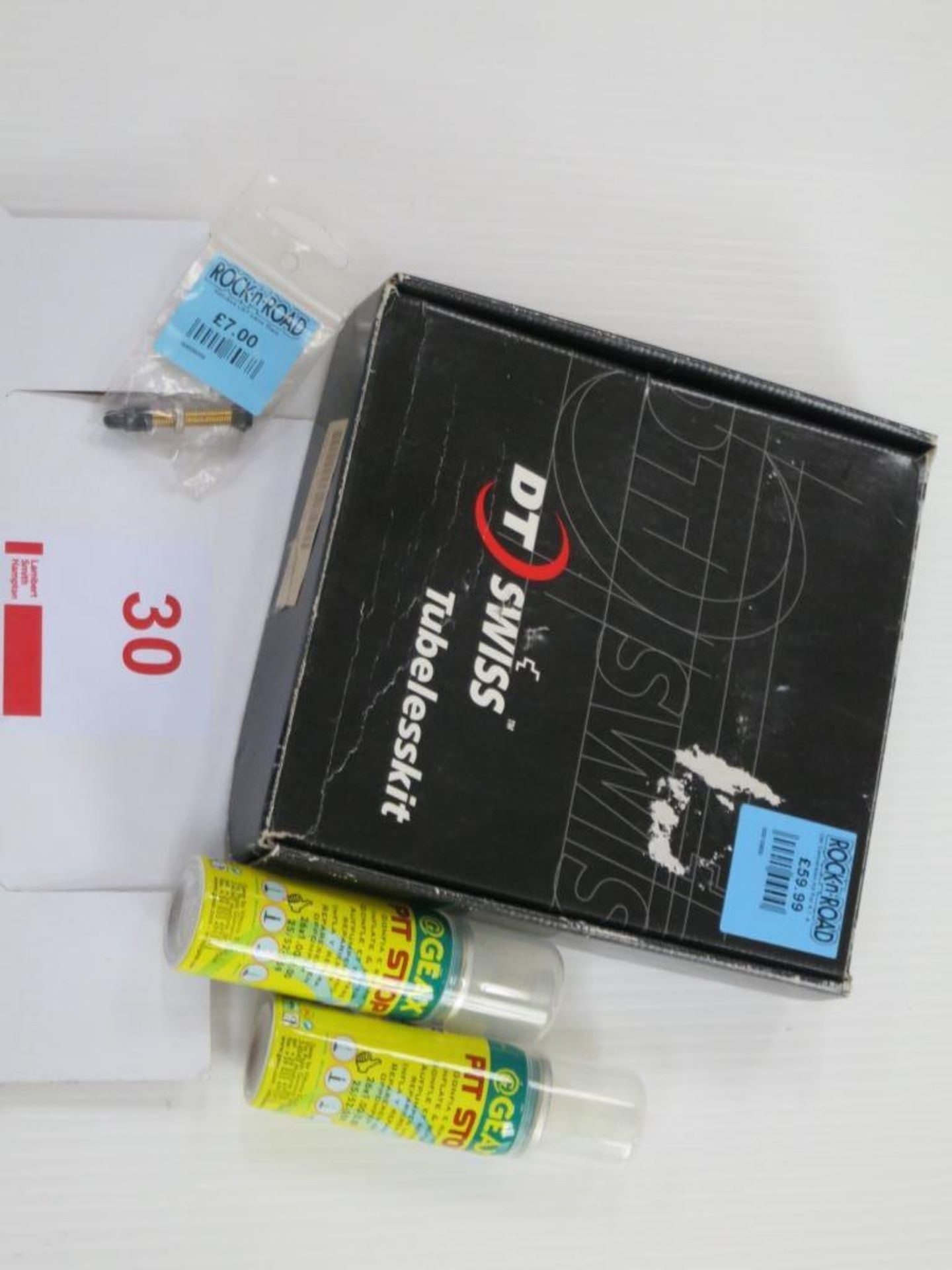 1x Ust Conversion Kit For 4.1 4.2 450 430 330 R DT Swiss SRP £59.991x UST Valve Stem Stans Notubes