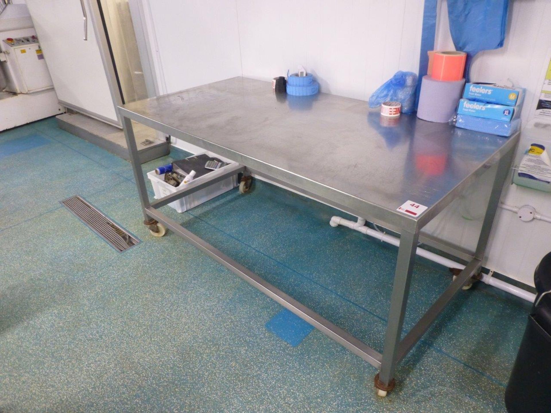 Stainless steel mobile food preparation table, 1800mm x 900mm x 880mm high