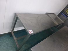 Stainless steel food preparation table, 1930mm x 550mm x 880mm high