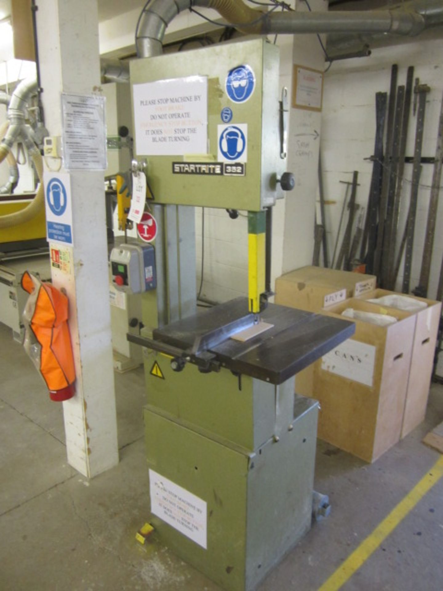 Startrite 352 vertical band saw, serial no: 80304. *NB: this item has no CE marking. The Purchaser