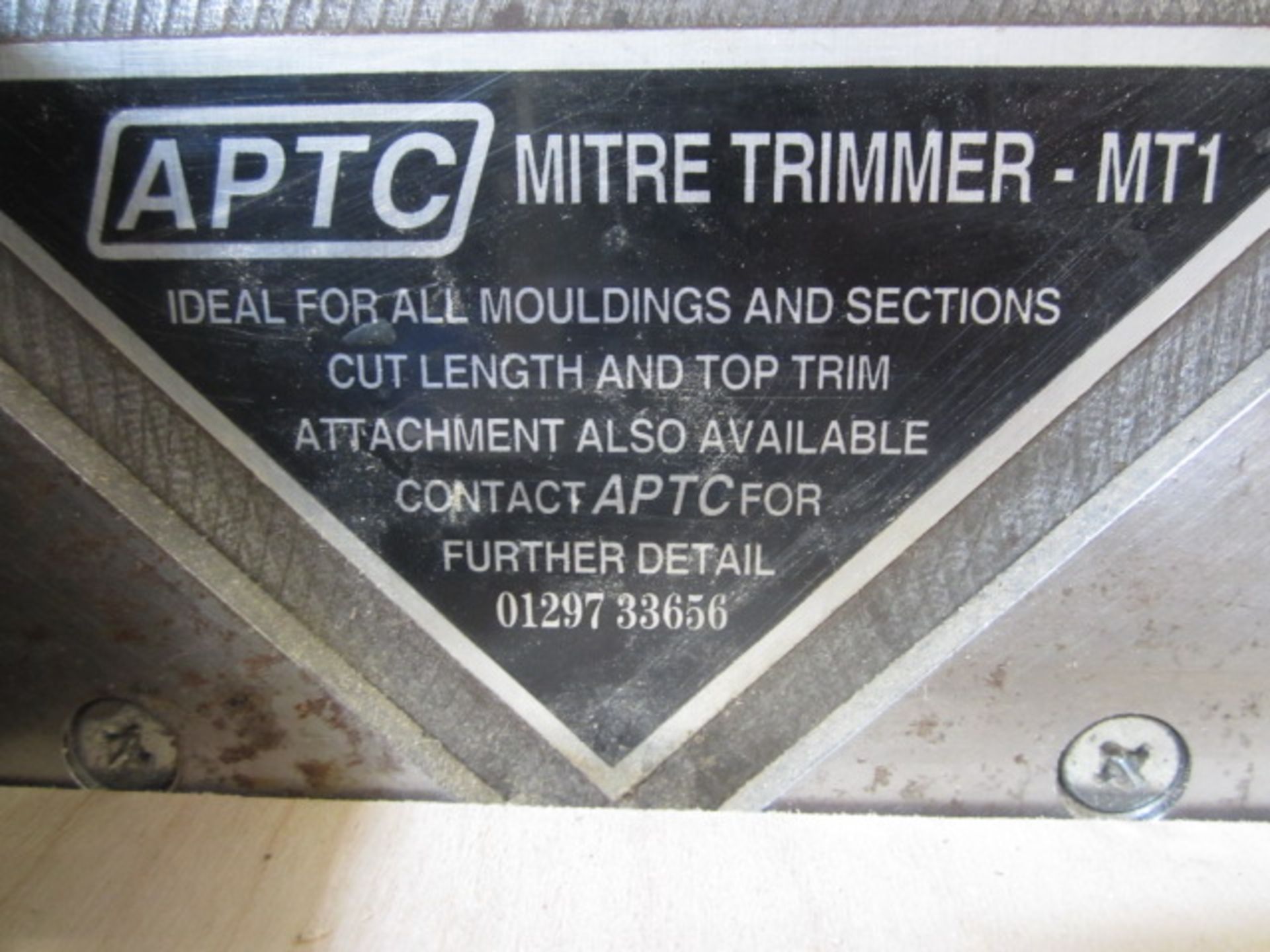 APTC bench top manual MTI mitre trimmer - Image 2 of 3