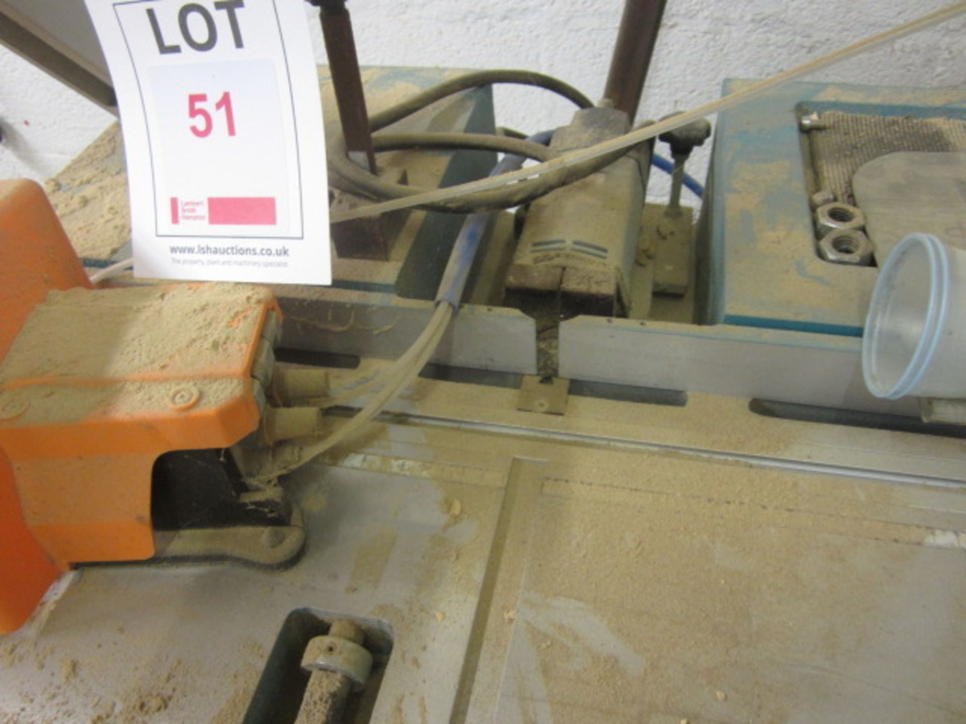 Hoffman edge cutter, type PU2, serial no: 25905, pneumatic clamping - unsure of working condition - Image 2 of 6