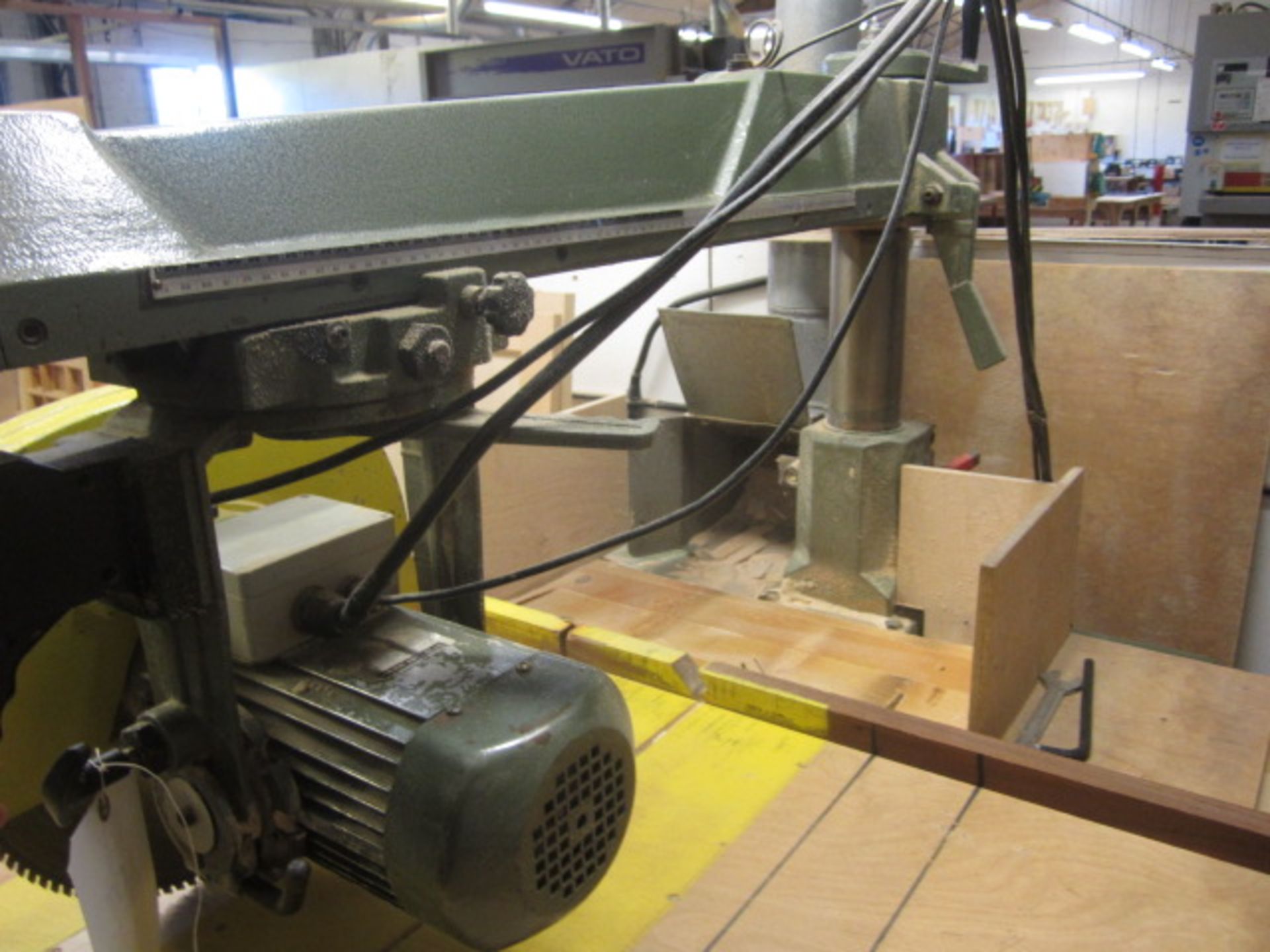 Unbadged 300mm cross cut radial circular saw, MTE brake, with timber through feed table, approx. - Image 2 of 4