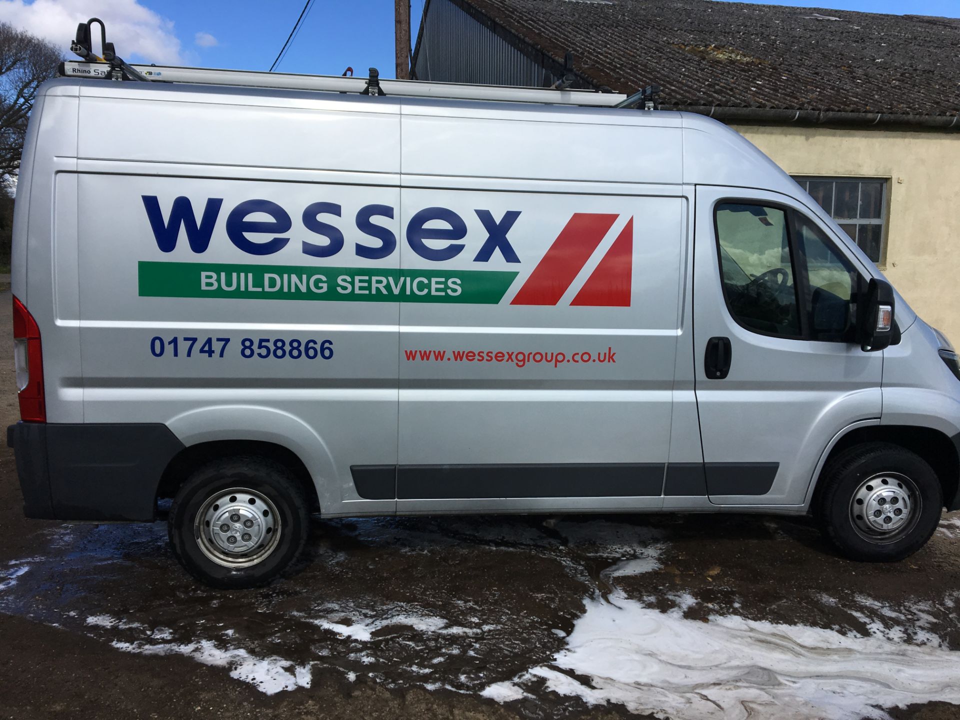 PEUGEOT BOXER 335 Pro L2H2 Blue HDI signwritten panel van, with roof rails and Rhino Safesto ladder - Image 2 of 9