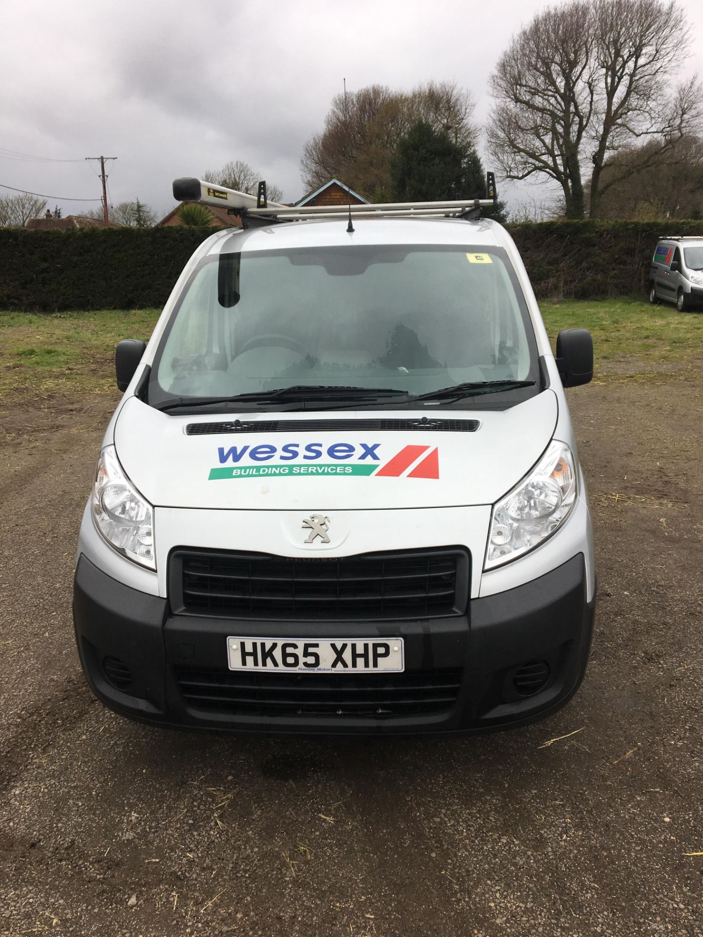 PEUGEOT EXPERT 1000 L1H1 Professional HDI signwritten panel van, with roof rails and tube box,...