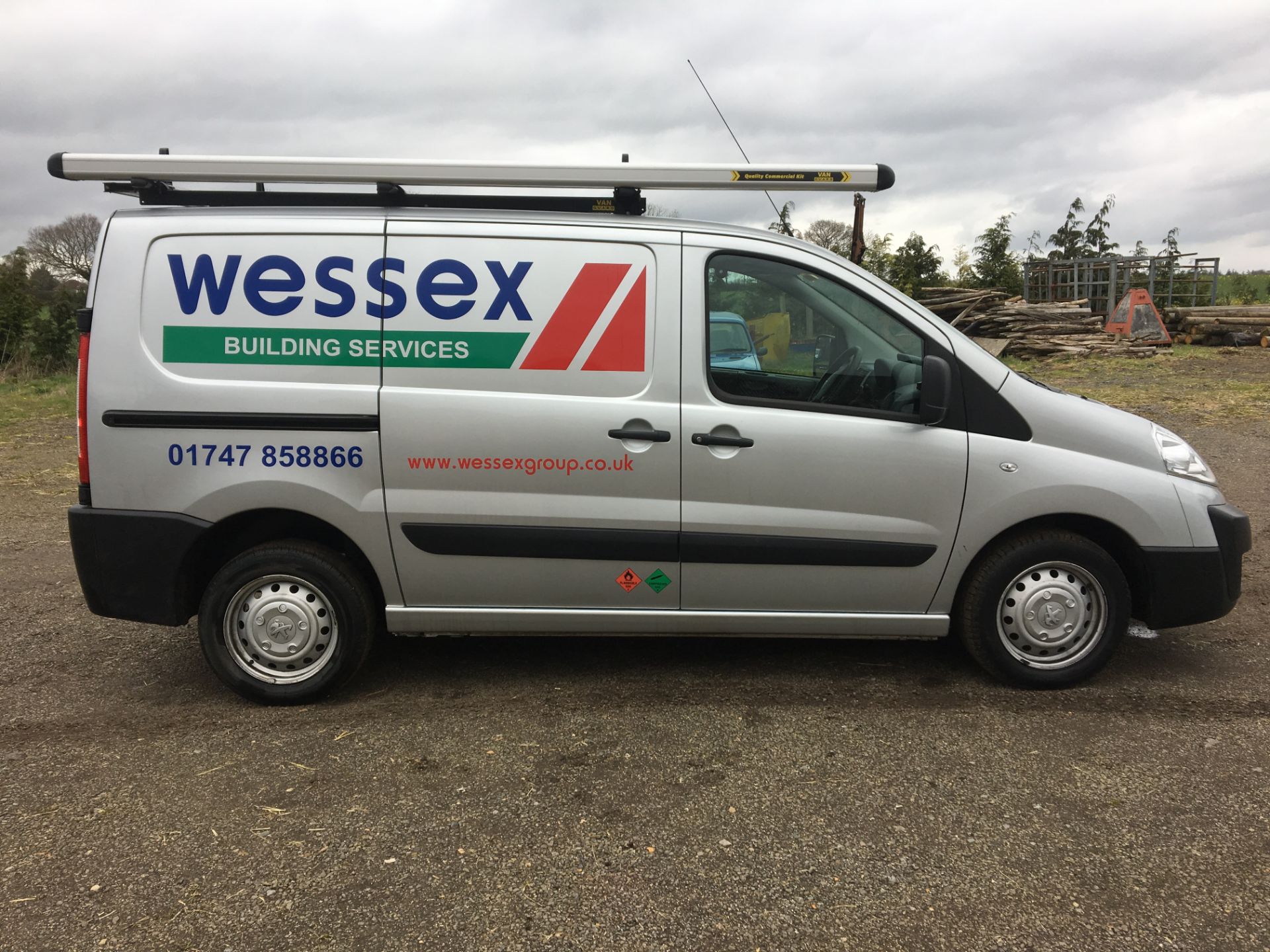 PEUGEOT EXPERT 1000 L1H1 Professional HDI signwritten panel van, with roof rails and tube box,... - Image 4 of 7