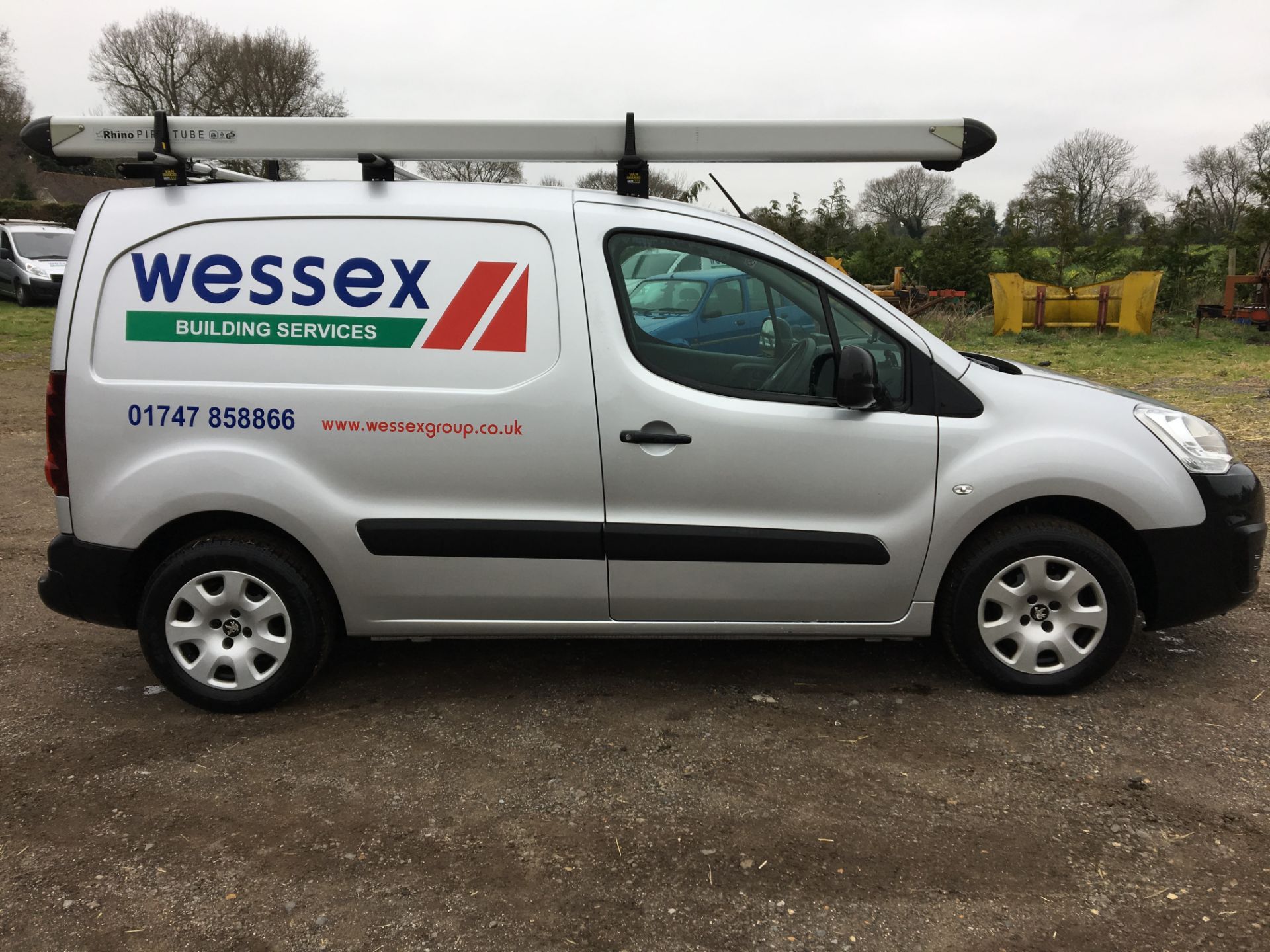 PEUGEOT PARTNER 850 Professional L1 B-HDI SS signwritten panel van, with roof rails and tube box,... - Image 2 of 8