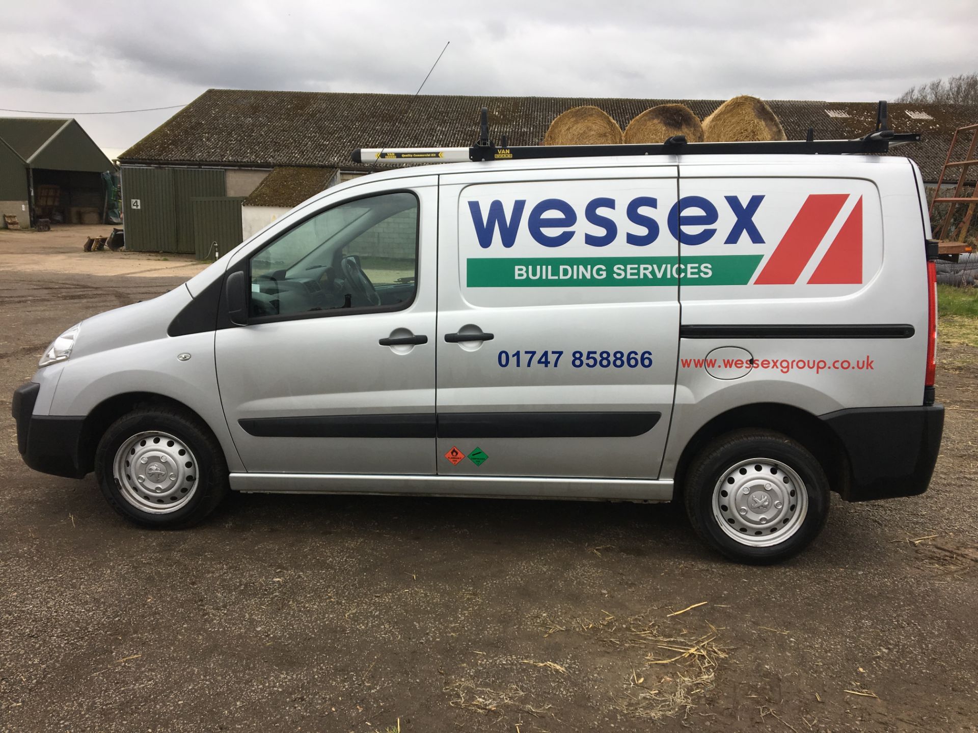 PEUGEOT EXPERT 1000 L1H1 Professional HDI signwritten panel van, with roof rails and tube box,... - Image 2 of 7