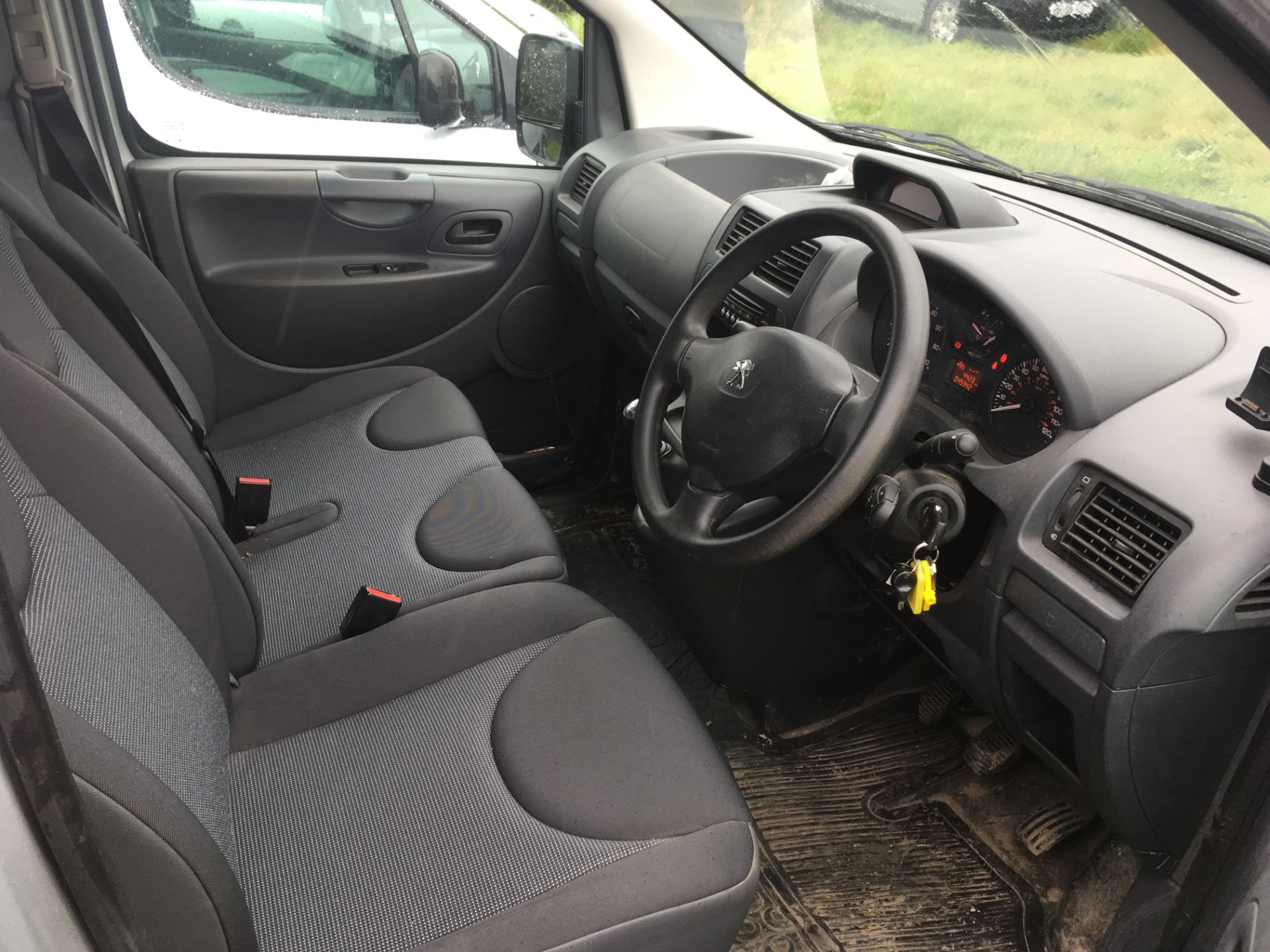 PEUGEOT EXPERT 1000 L1H1 Professional HDI signwritten panel van, with roof rails and tube box,... - Image 6 of 7