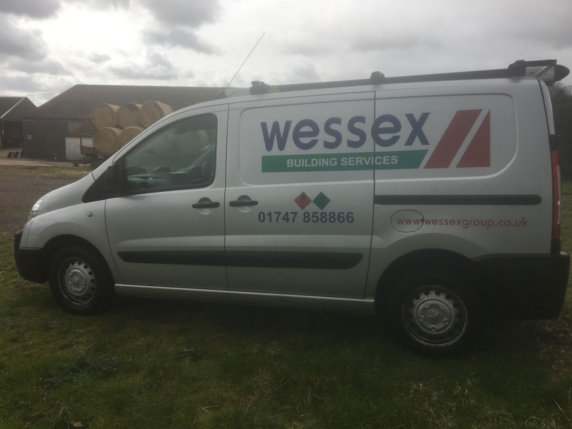 PEUGEOT EXPERT 1000 L1H1 HDI signwritten panel van, with roof rails and tube box, Registration No... - Image 2 of 10