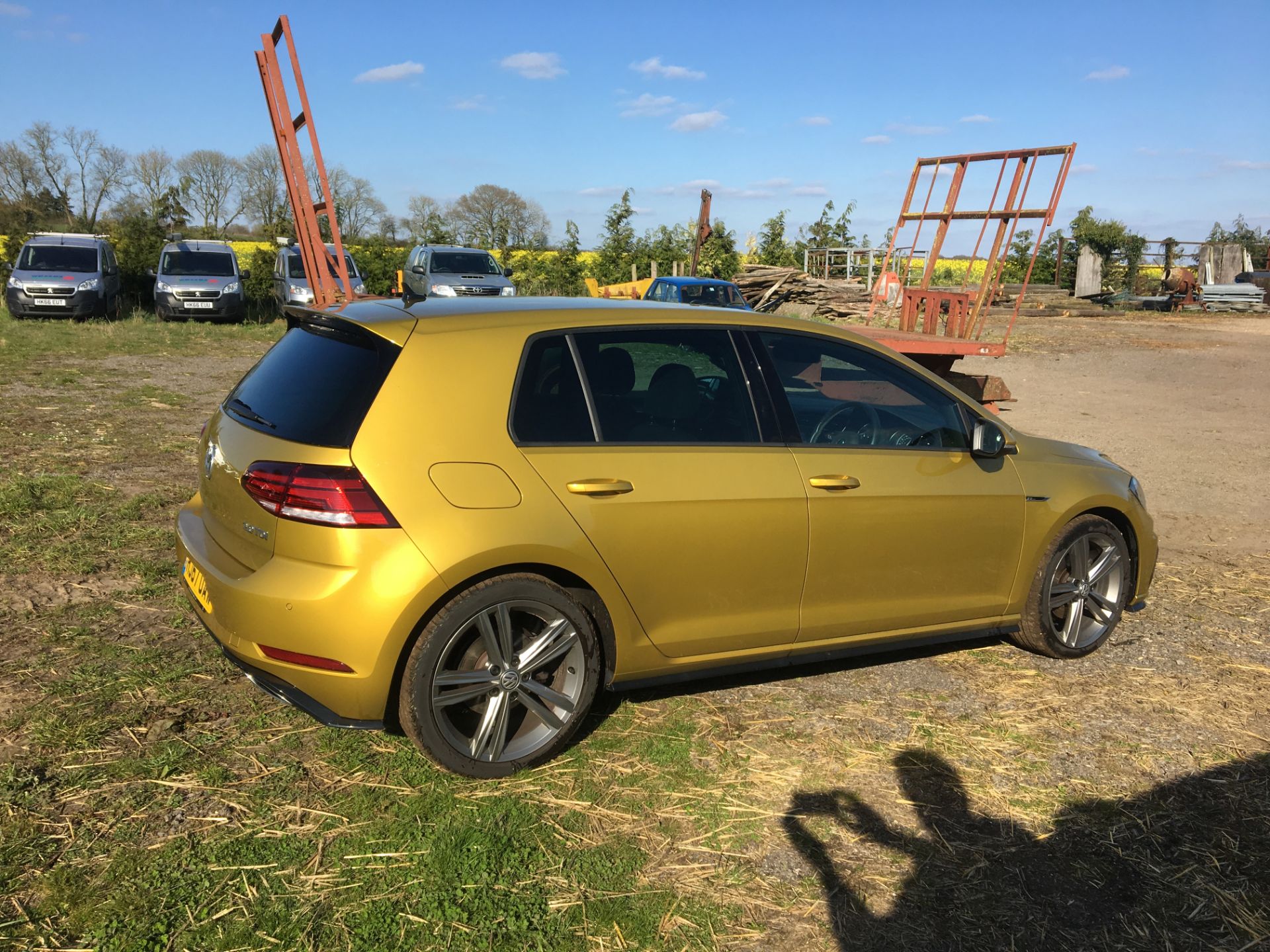 VOLKSWAGEN GOLF R LINE 2.0 TDI BMT 5 door hatchback diesel car, Registration No. HJ67 OAW - Image 4 of 13