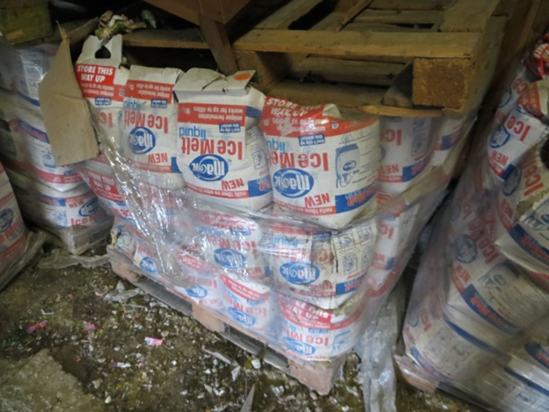 Seven various broken pallets of Majic Ice Melt Liquid 10Kg BoxesPlease note: This lot, for VAT - Image 3 of 4