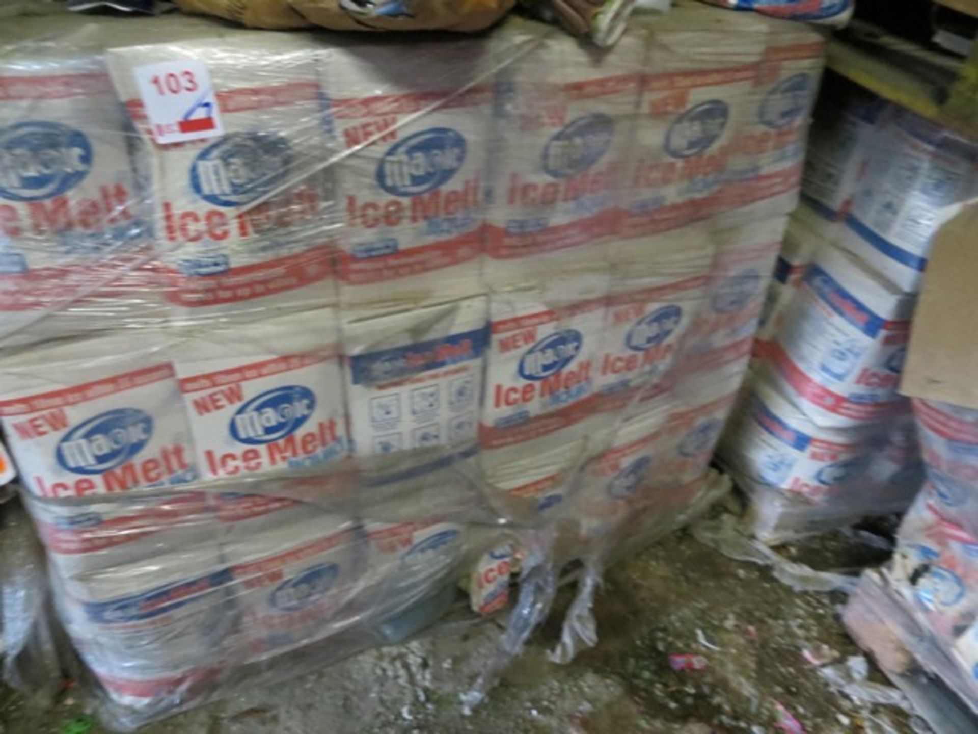Seven various broken pallets of Majic Ice Melt Liquid 10Kg BoxesPlease note: This lot, for VAT - Image 4 of 4