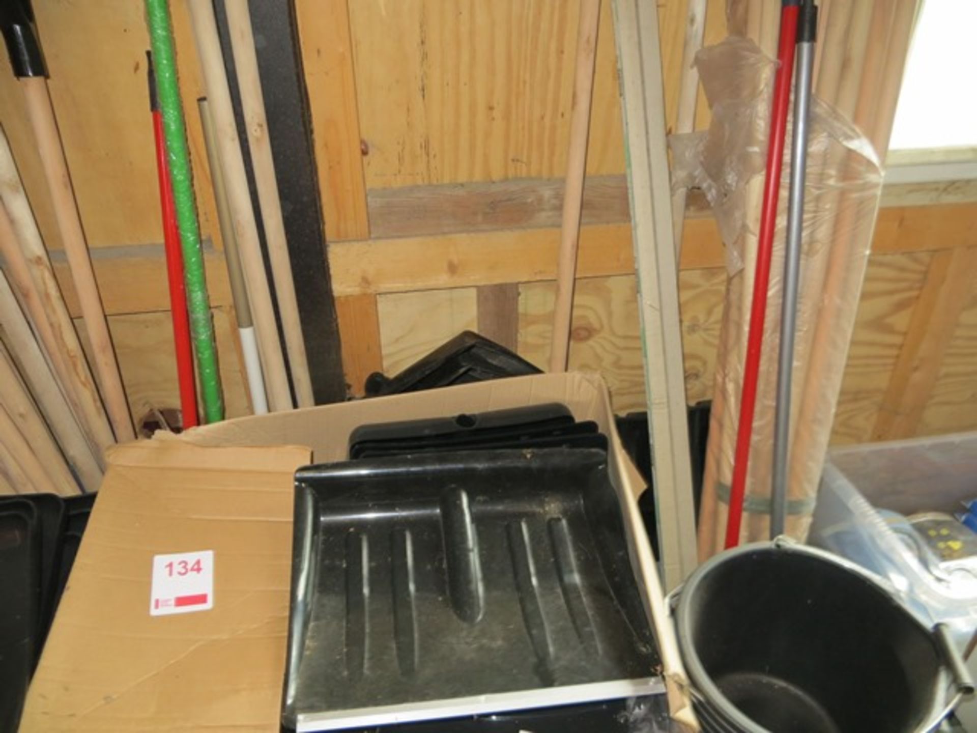 Quantity of Snow Shovels & Buckets as lottedPlease note: This lot, for VAT purposes, is sold under - Image 3 of 3