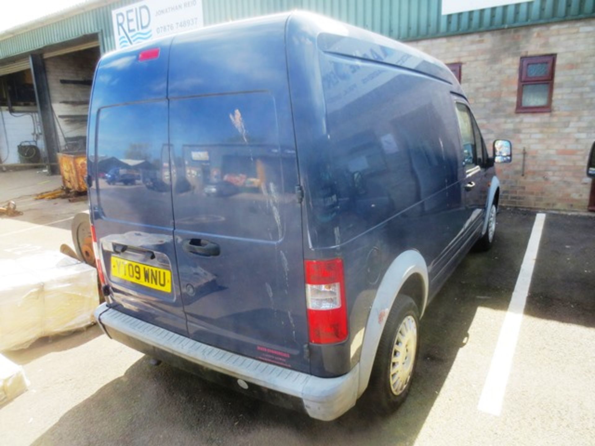 Ford Transit Connect T230L TDCi, diesel panel van, reg no: YT09 WNU, MOT: 21.06.19 mileage: 62,182.. - Image 4 of 8