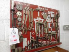 Wall mounted snap on combination puller set (as lotted)