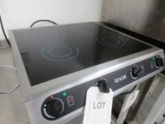 Lincat IH42 stainless steel 4 ring induction hob, serial number: 30051761 (Please note: This lot
