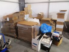 Quantity and unbranded cardboard packaging stock, incl. assorted flat pack boxes