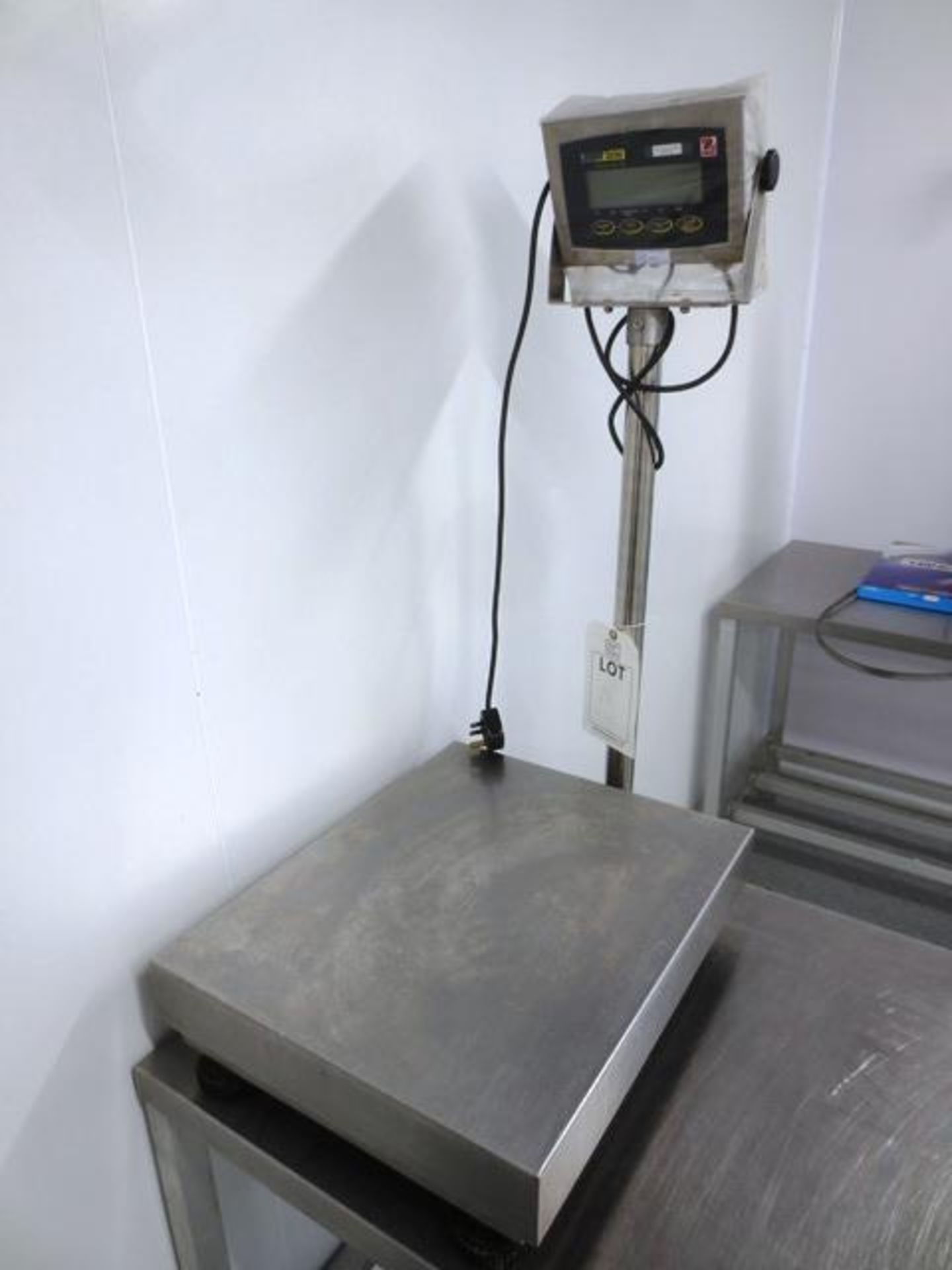 Ohaus Xtreme W3000 series electronic bench scale, model T31XW, serial no: 0062496-6GL