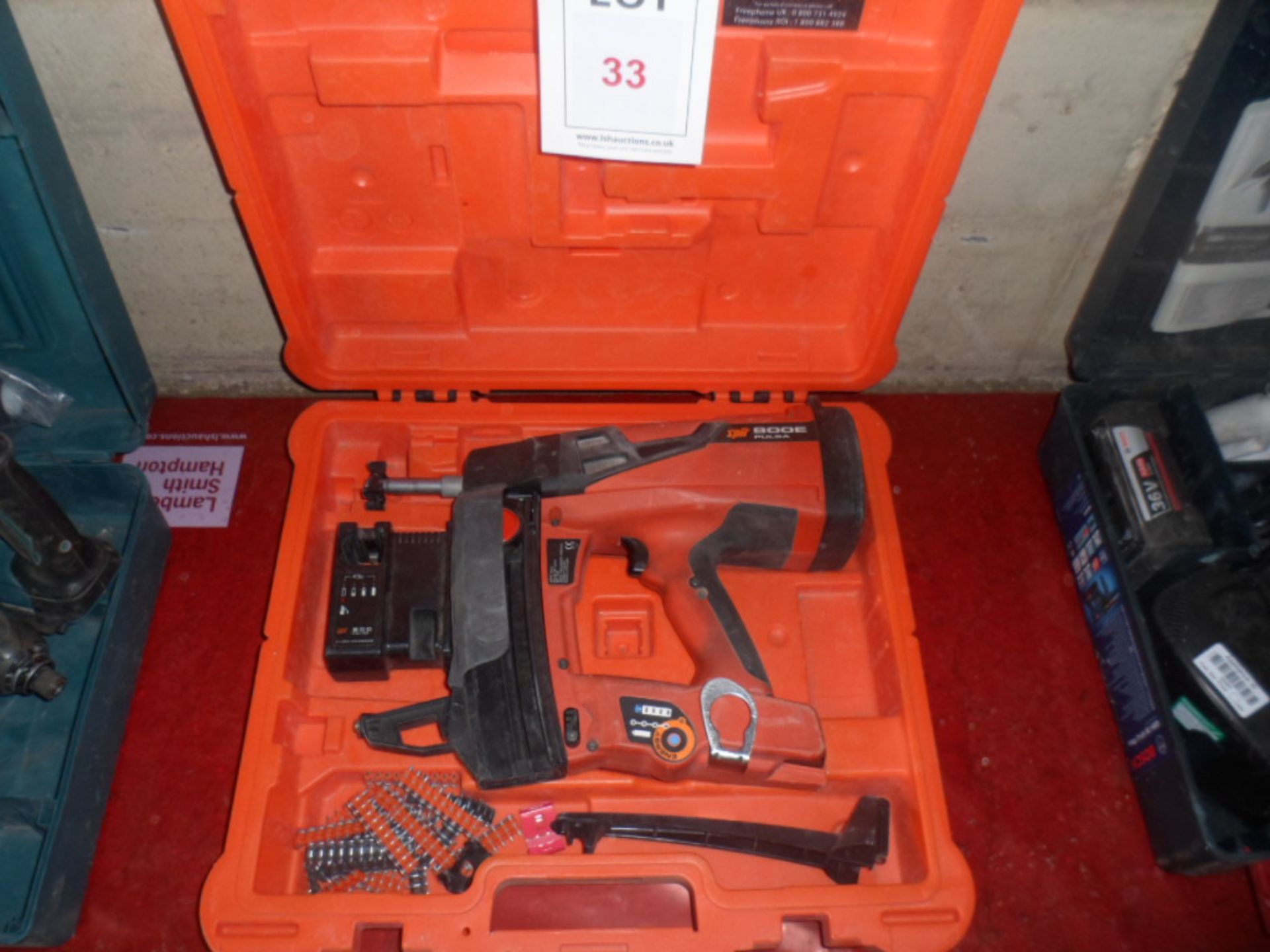 Spit 800E Pulsa cordless gas nailer