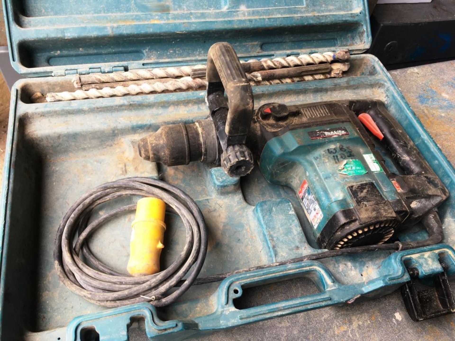 Makita HR4500C 110v demolition hammer drill - Image 2 of 2