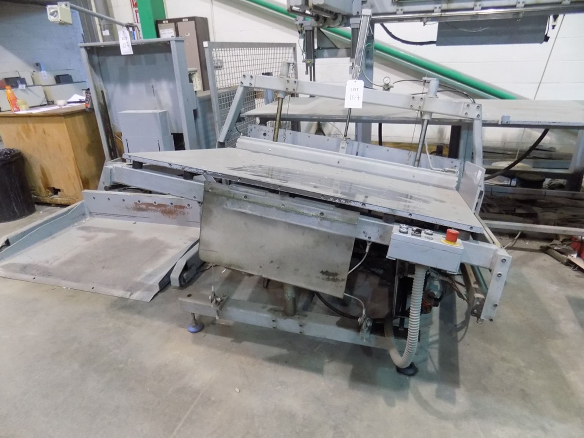 Schneider Senator 132 MCV paper guillotine, s/n 51751, year 1990, with roller feed tables, trim - Image 3 of 6