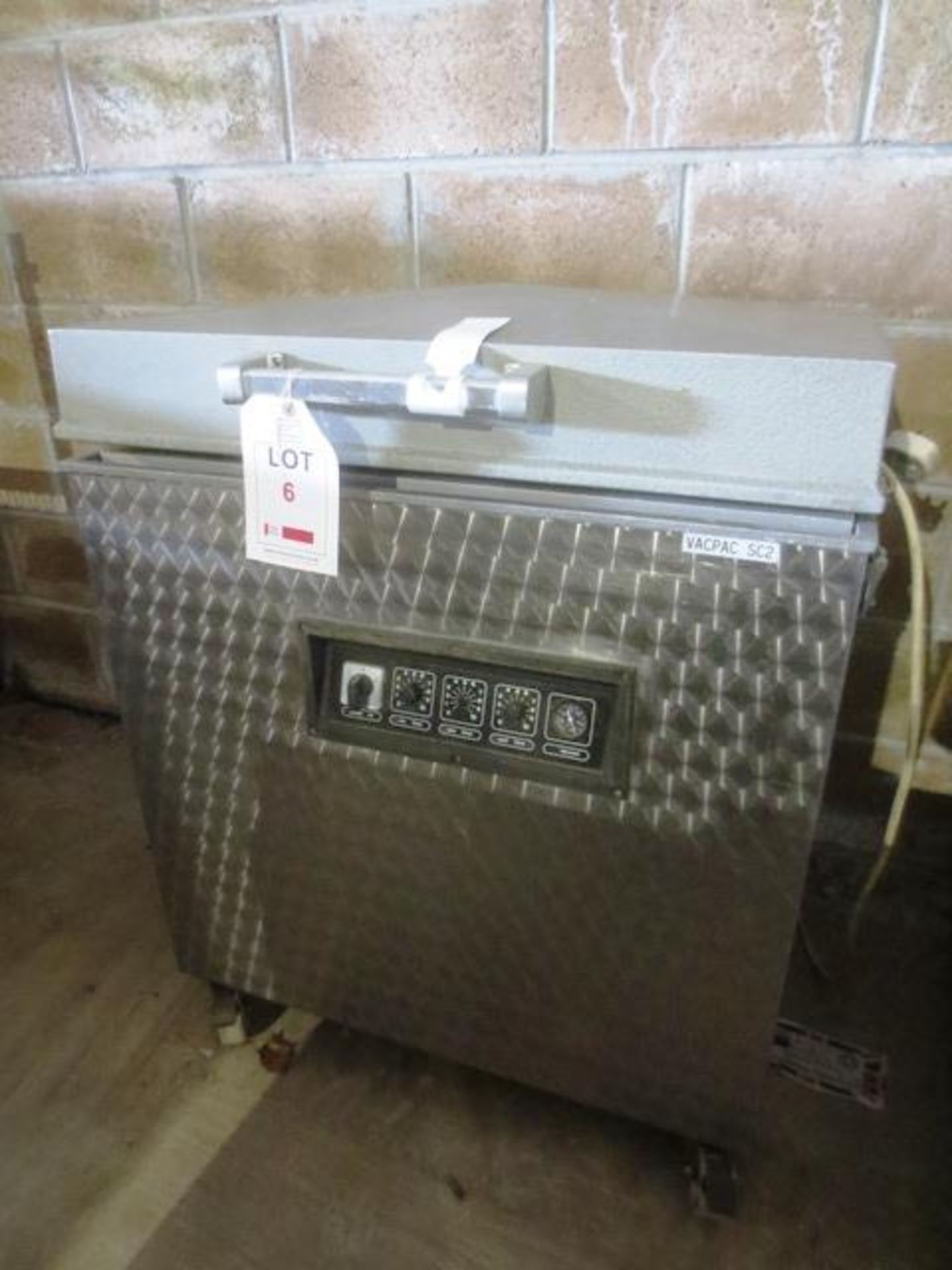 Turbovac SB800A vacuum packer, serial no: 89108129, 240v (please note: seals require attention)