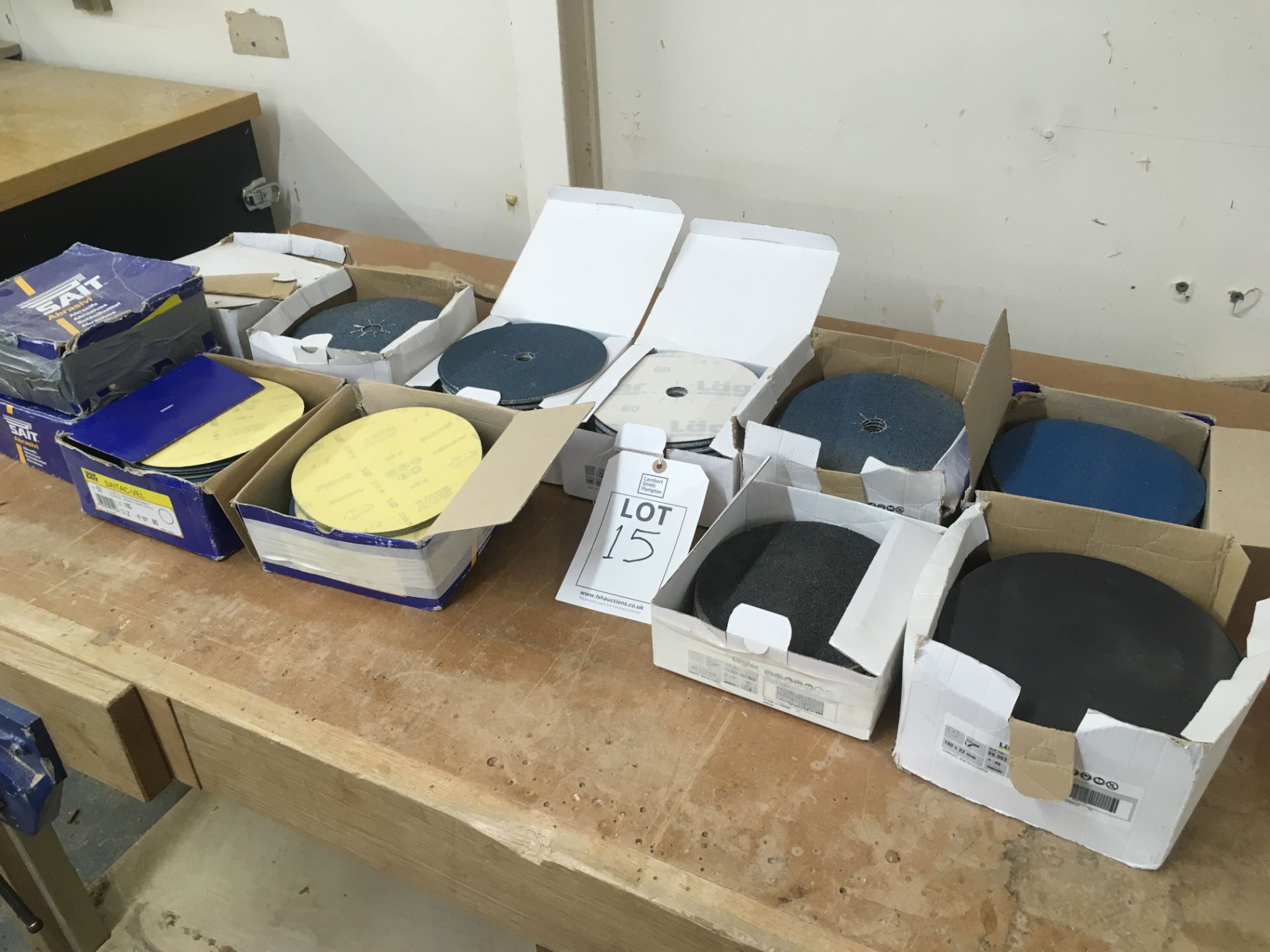 A quantity of sanding discs