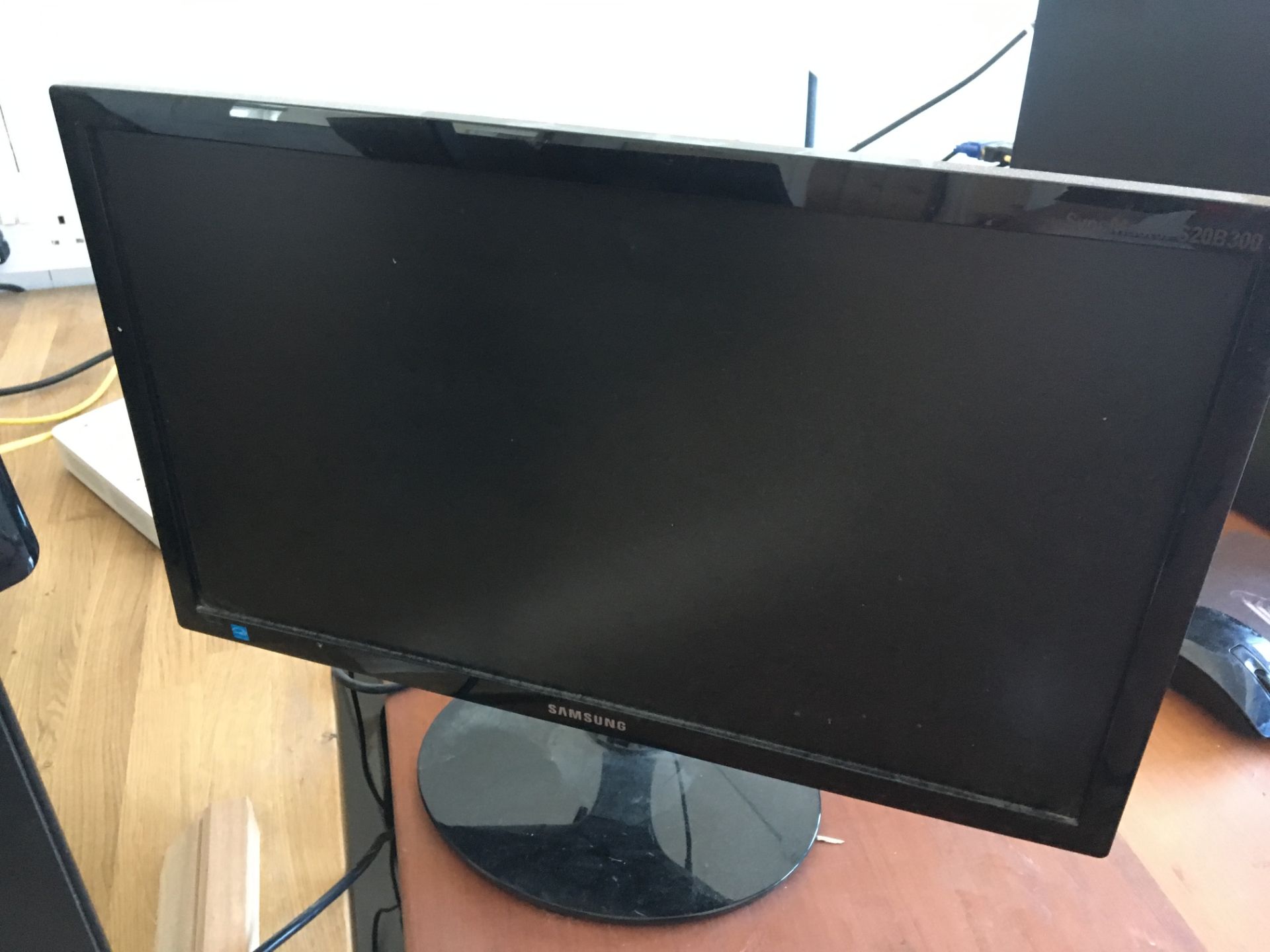 Philips 227e monitor, HP Pavilion 23xi monitor, Samsung SyncMaster B3020 monitor, Samsung SyncMaster - Image 9 of 10