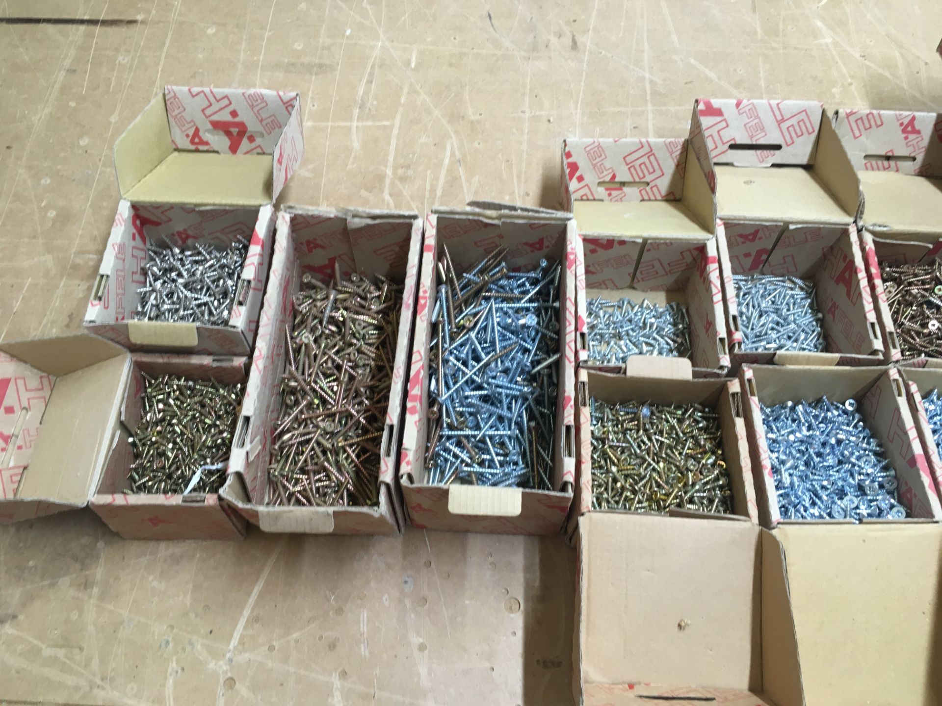 A quantity of screws - Image 2 of 6