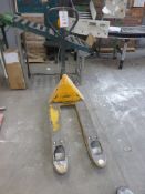 Jungheinrich 2500Kg short reach hand pallet truck