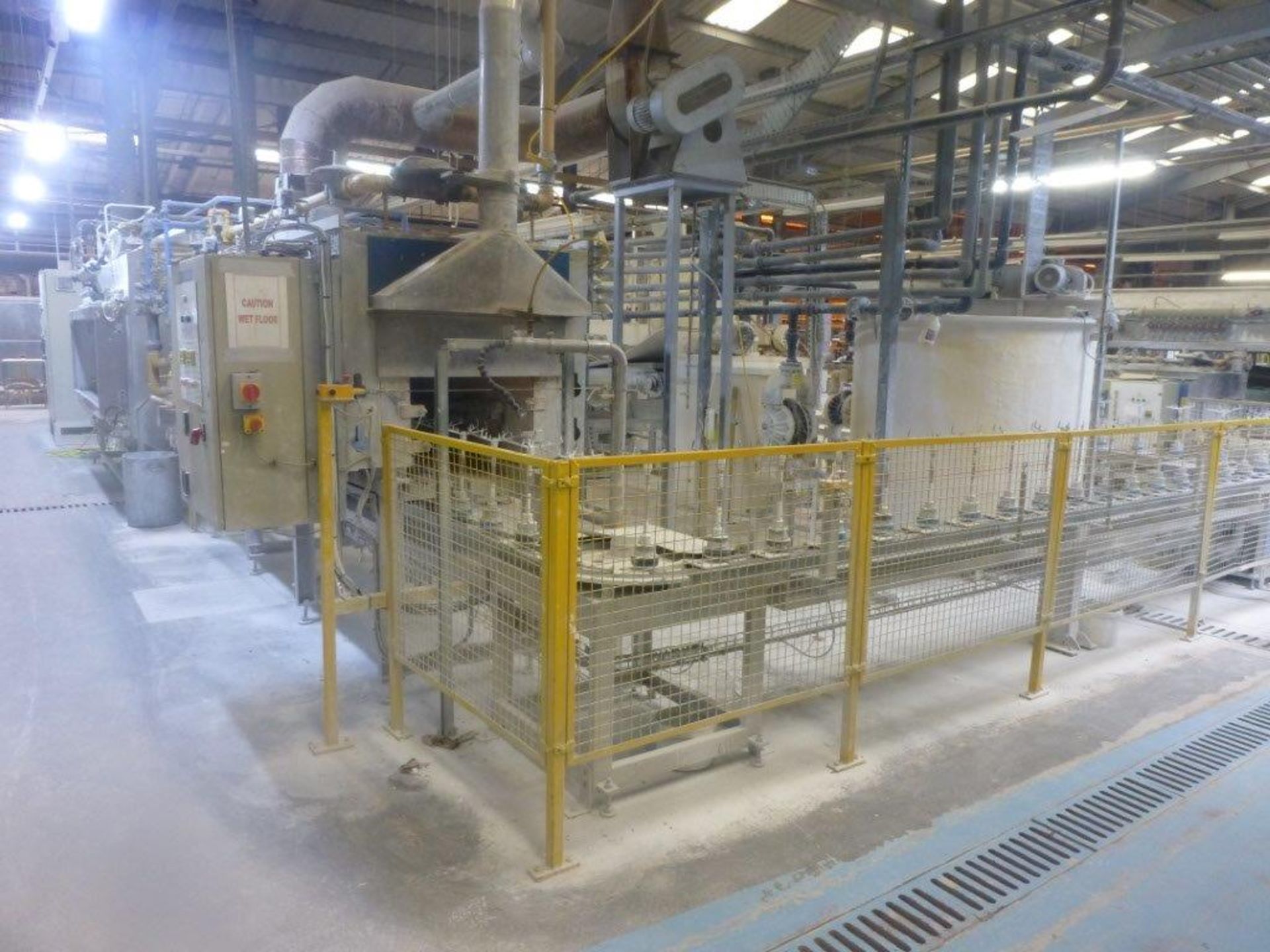 Cerico SD glaze spray line comprising, 4m stainless steel pass through wash tunnel, Cerico SD pass - Image 2 of 13