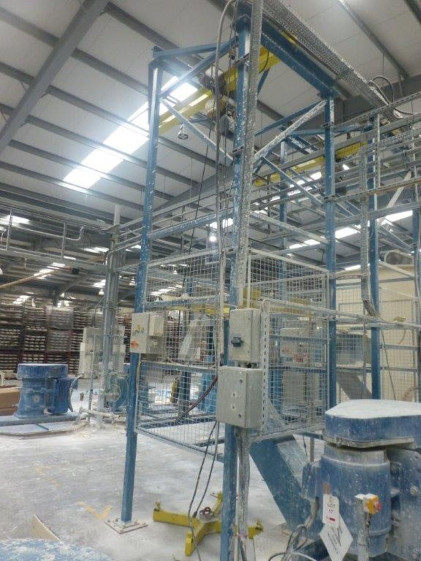 Steel fabricated 1250kg bulk bag empty station with GIS 1250kg pendant controlled electric chain - Image 2 of 7