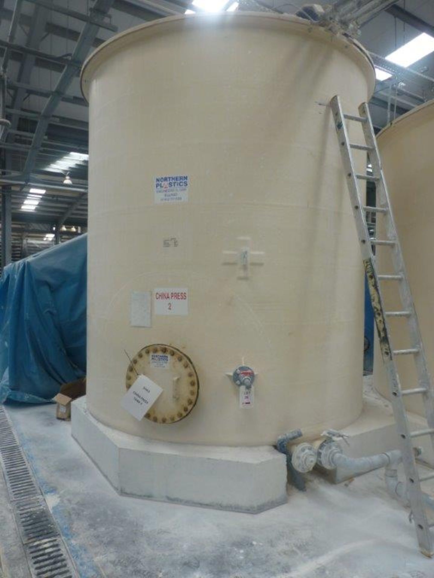 Northern Plastics 24m GRP storage tank with agitator, plant No SHP3-CHINA PRESS TANK 2 with piping - Image 2 of 4