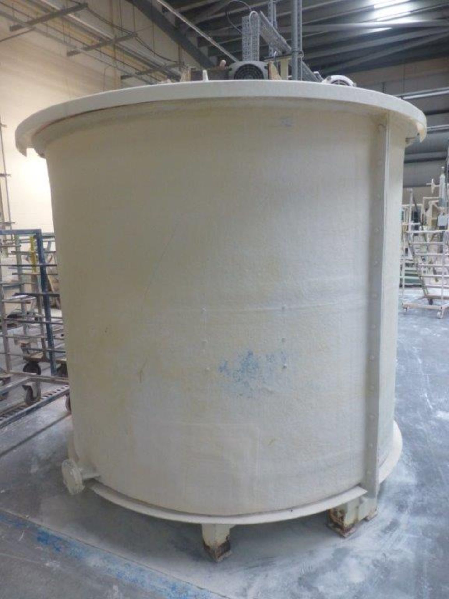 2m x1.8m GRP mixing tank, Ground Pitcher Tank with motorised agitator - Image 2 of 3