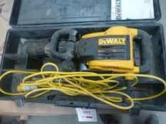 De-Walt D25899 110v breaker with plastic storage case