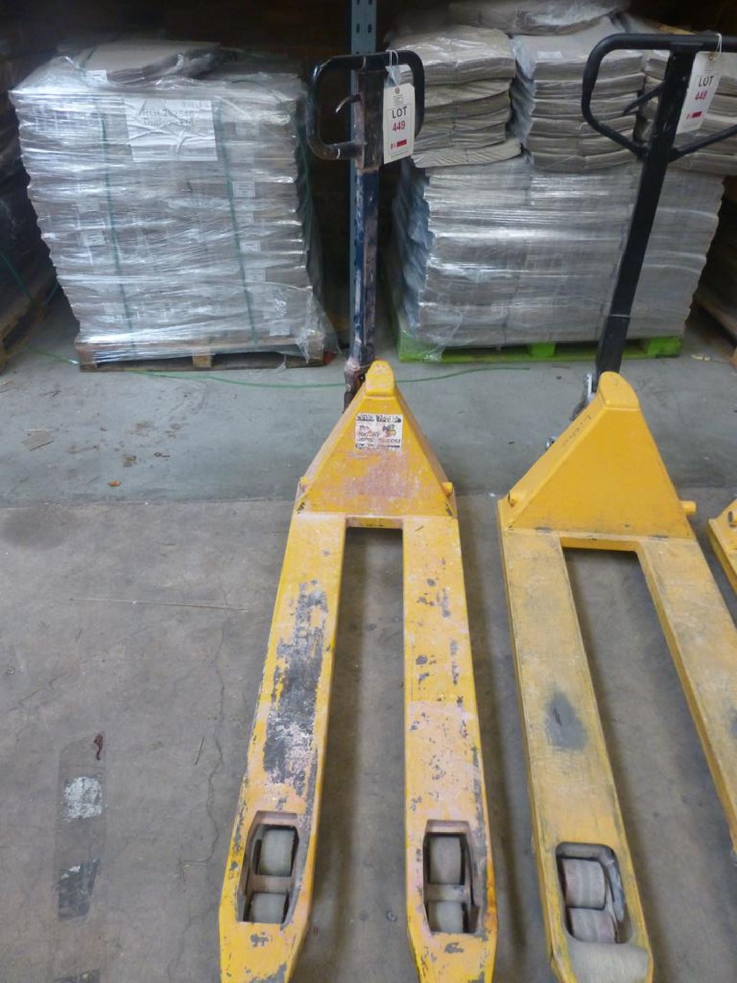 Q 2500Kg narrow fork hand pallet truck