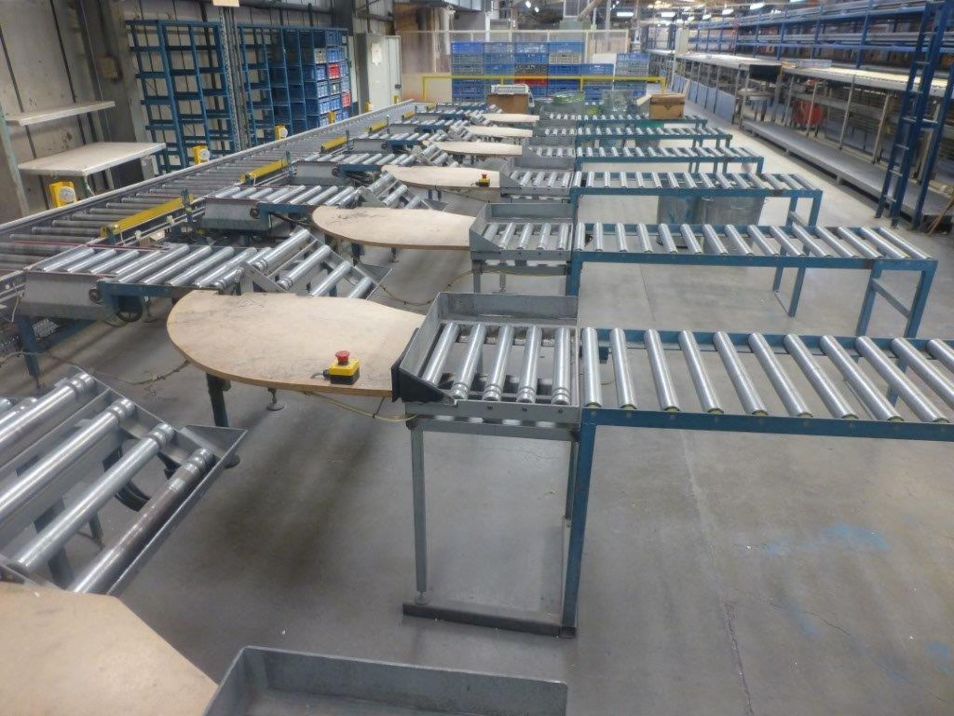 Co-Bam packing conveyor system comprising 7 packing stations with stop/diverter units and tilt - Image 5 of 6