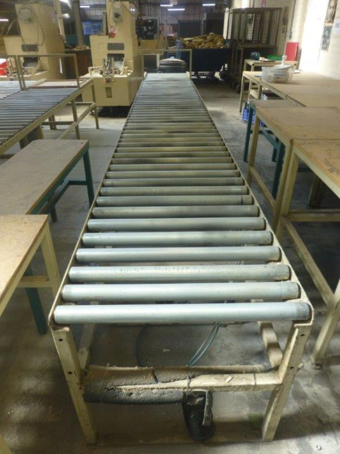 2 sections 5.4m x 700mm gravity fed roller conveyor and 3 assorted steel framed tables - Image 2 of 3