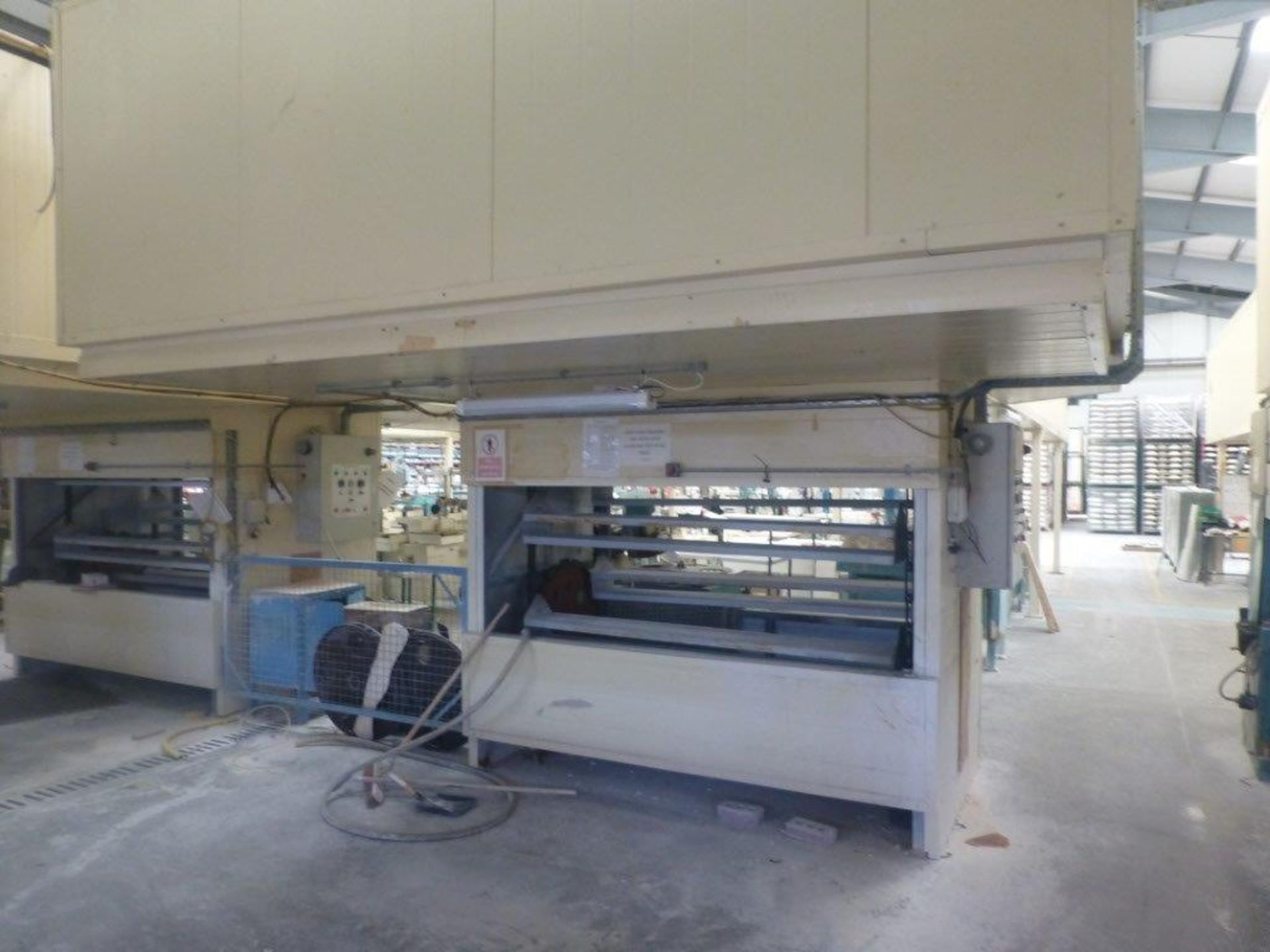 Global Drying Systems 51 shelf up and over gas fired dryer, Plant No UOD13, shelf width 2.1m, - Image 4 of 5