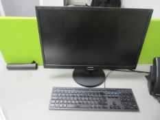 Dell Vostro desktop computer with flat screen monitor, keyboard, mouse and 7th Generation i3