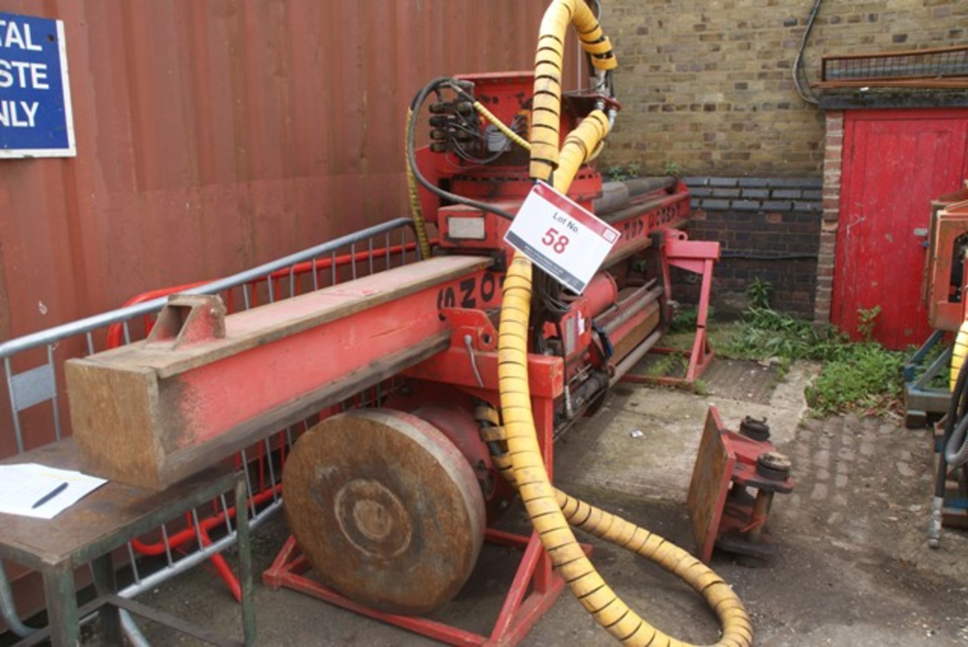 Fambo HR2750 hydraulic hammer with PR1100 leader s/n 124 (2010). Local Number FAMBO03 c/w control