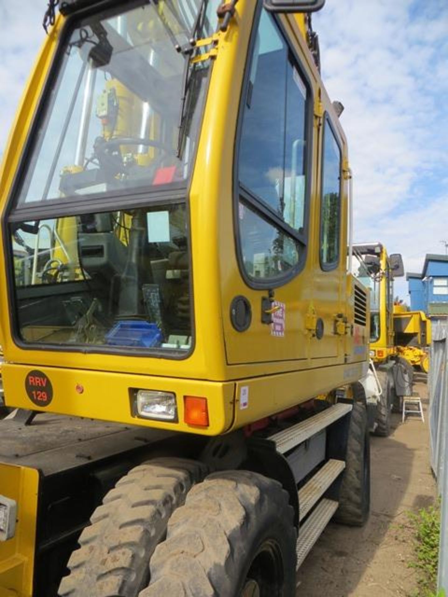 Liebherr A900C ZW road / rail excavator s/n 728 (2008) running hours approx 6,640. On-Track Plant - Bild 7 aus 11