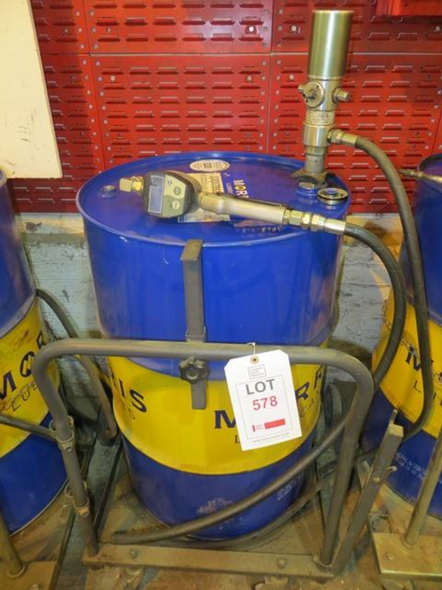 Mobile oil drum dispensing system c/w LU meter, pneumatic pump & battery operated digital