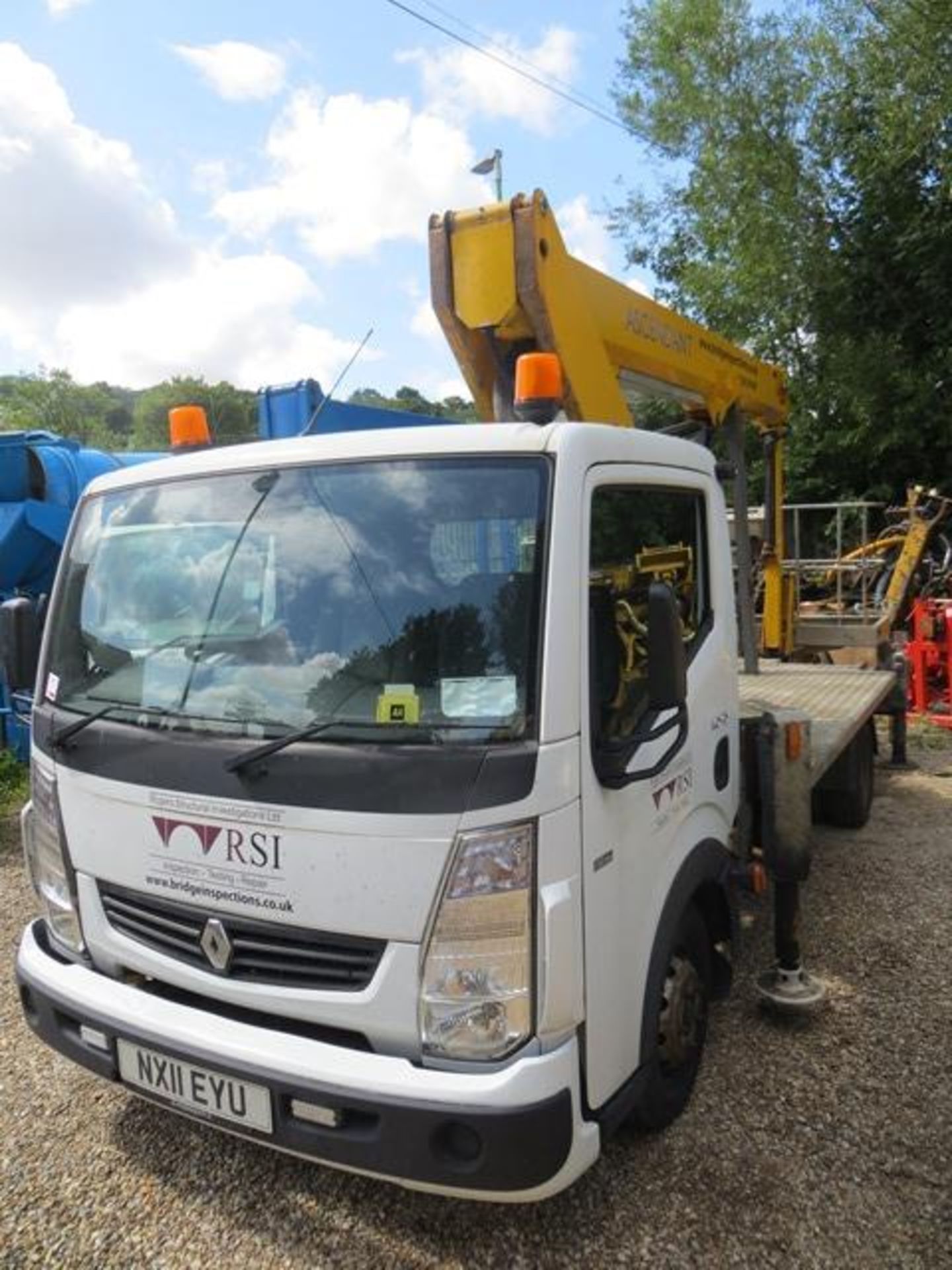 Renault Maxity 130DXi LWB diesel flat bed lorry, Reg No NX11 EYU, 2488cc, DOR 03/05/2011, mileage - Image 2 of 9