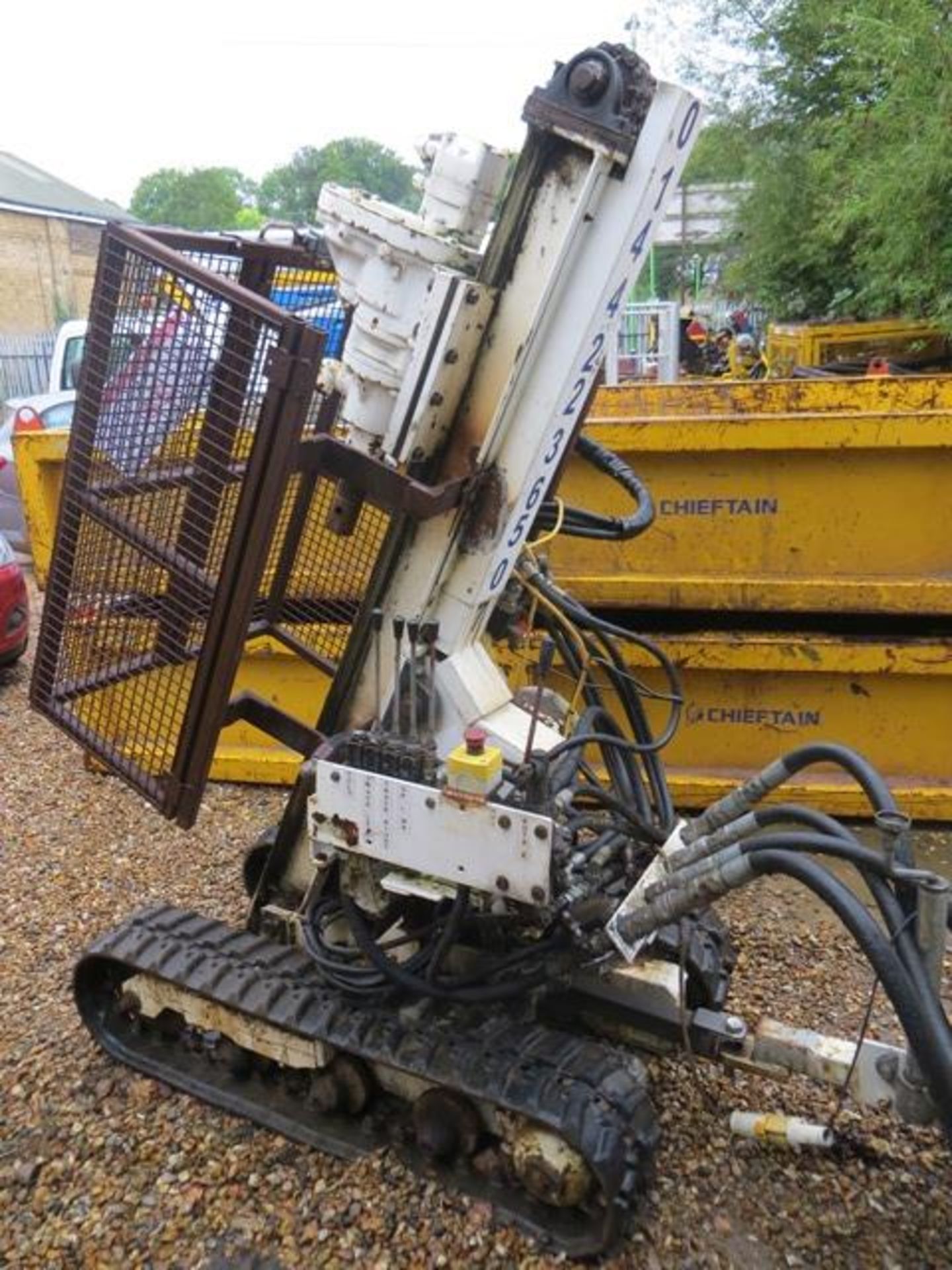 M Trak hydraulic tracked drilling rig s/n 6038 (c2009). Local Number AGMPR01 (Hours 631) Note broken - Bild 2 aus 6