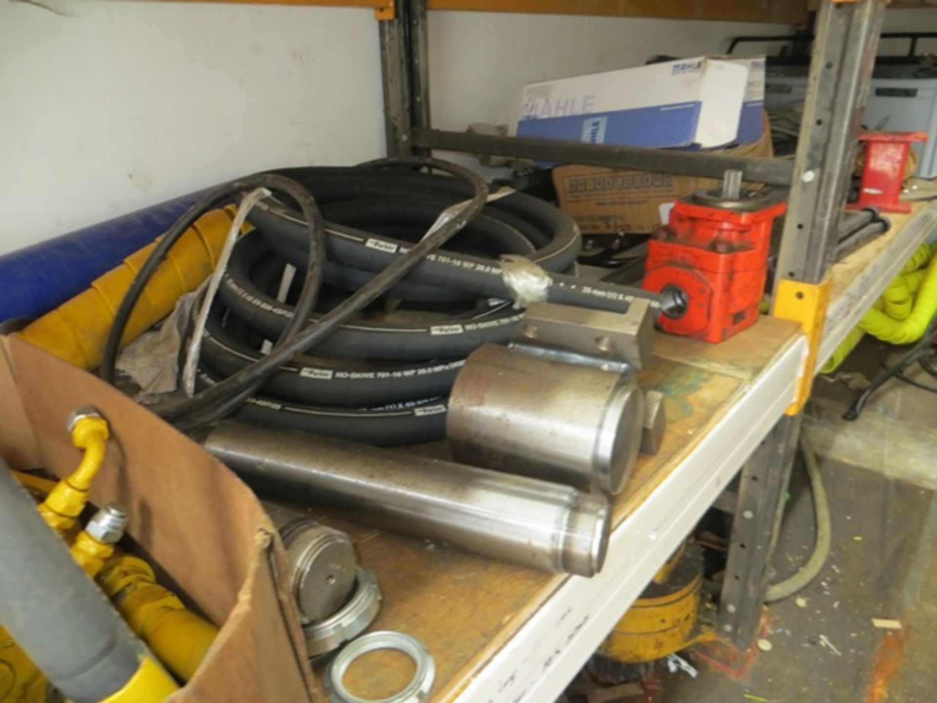 Contents of container to include hose, rams, pins, plates, racking, hydraulic hose, spiral wraps - Image 4 of 4