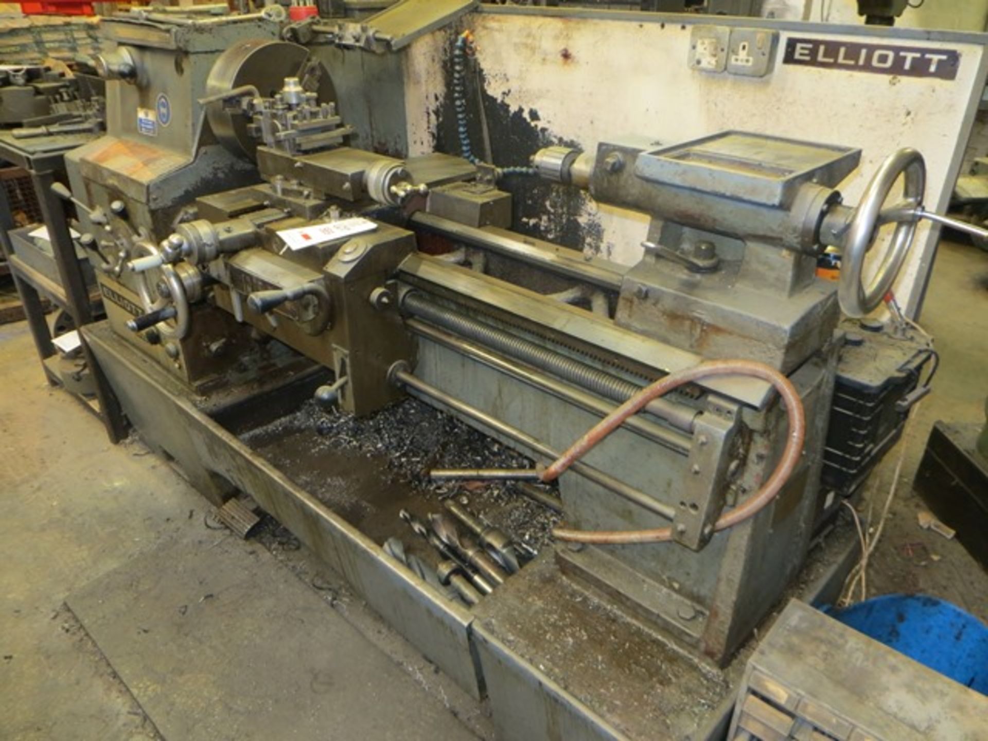 Elliot Omni speed gap bed lathe model M10-300 c/w tailstop 700mm gap between centres c/w spare chuck - Image 2 of 4