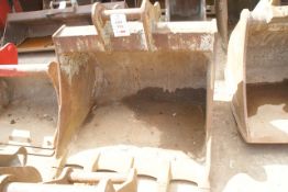 1200mm digger bucket.